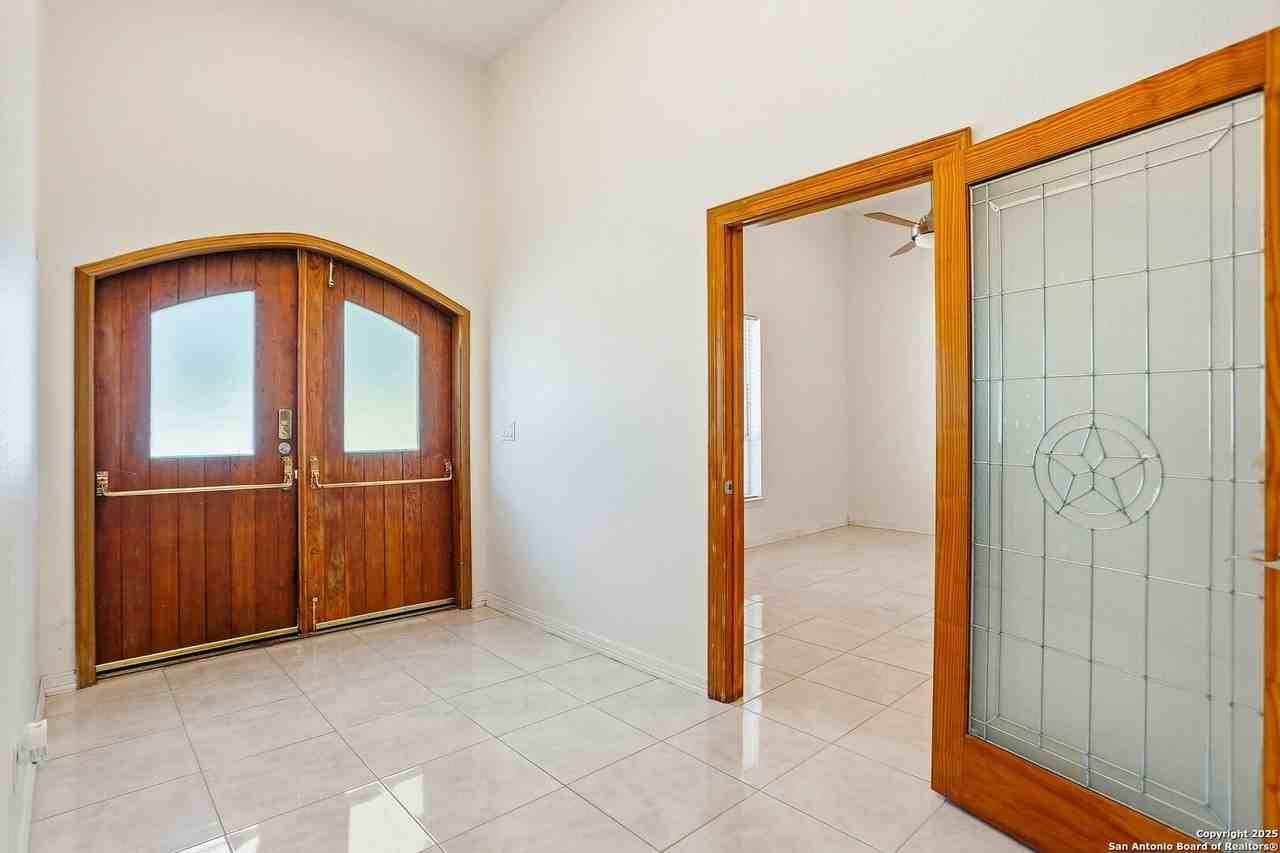 7502 Bluemist Mountain Road - Photo 3 of 30