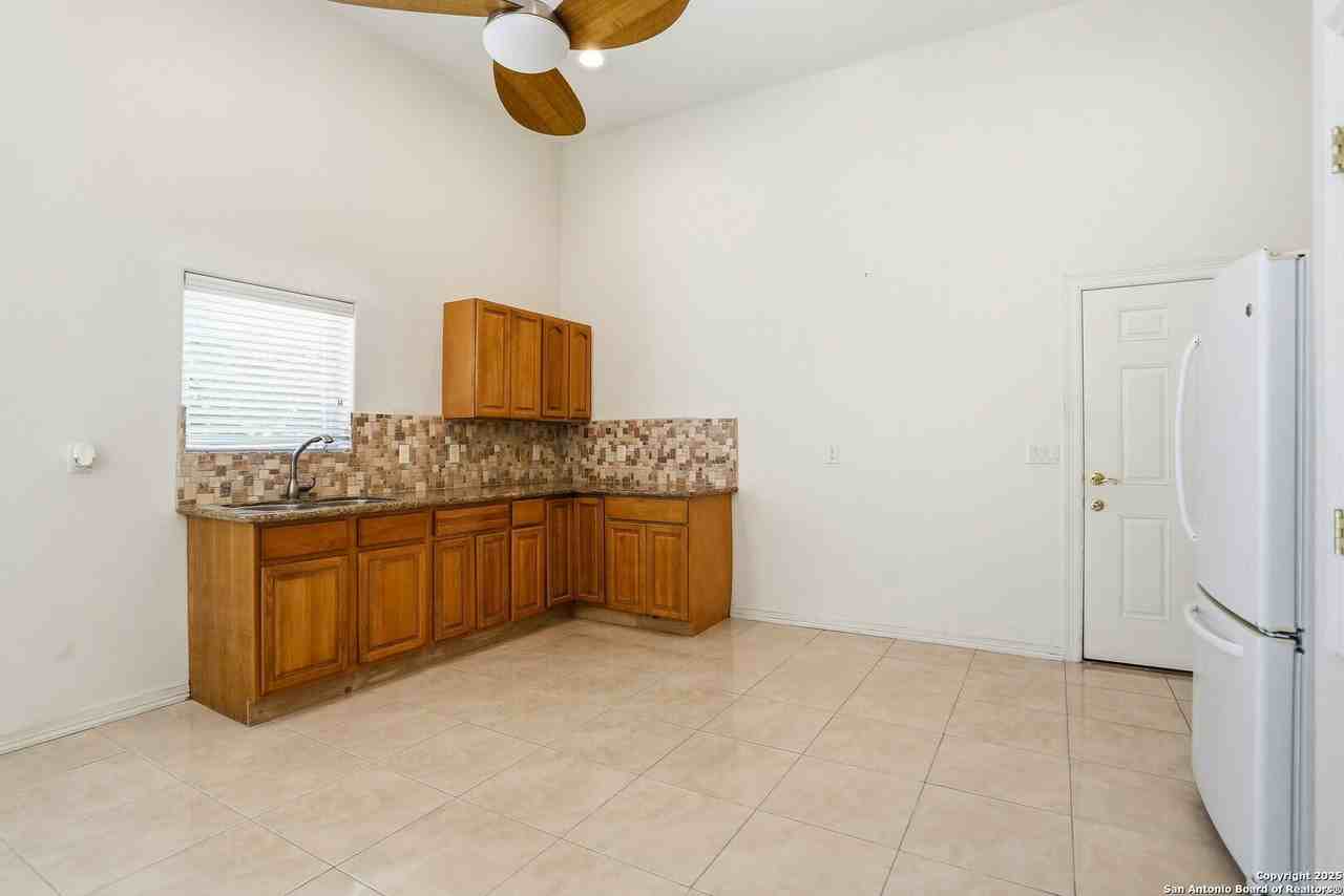 7502 Bluemist Mountain Road - Photo 7 of 30