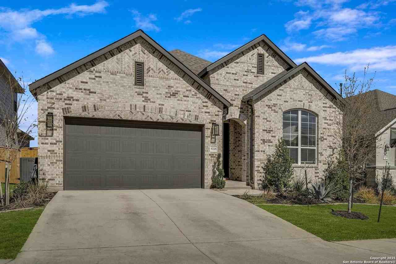 5725 Heron Drive - Photo 3 of 31