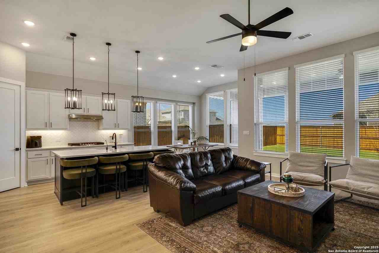 5725 Heron Drive - Photo 6 of 31