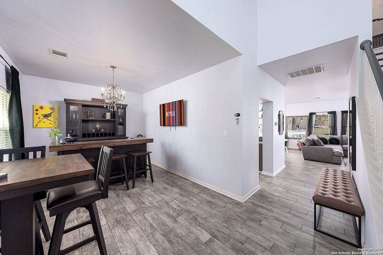 8318 Braun Walk - Photo 4 of 32