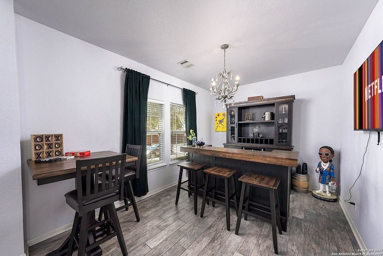 8318 Braun Walk - Photo 5 of 32