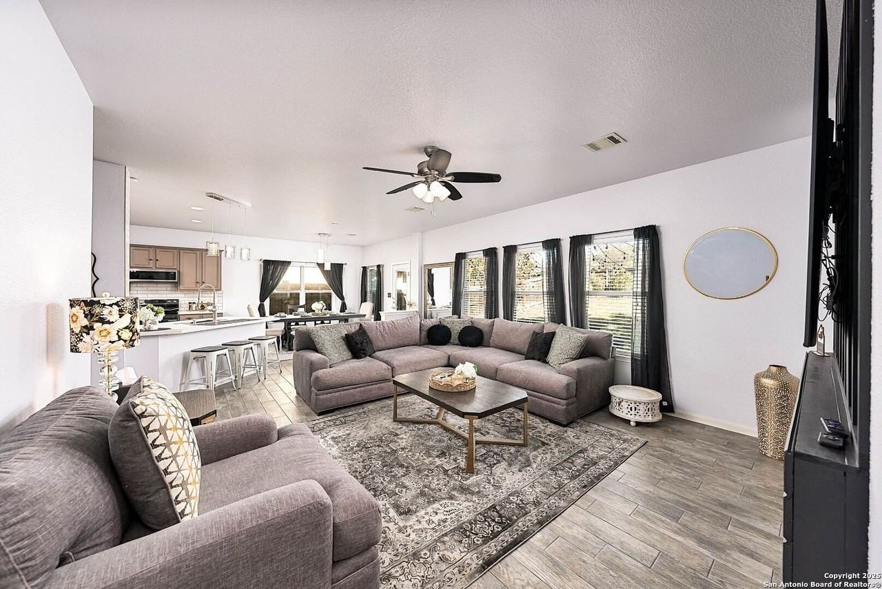 8318 Braun Walk - Photo 7 of 32