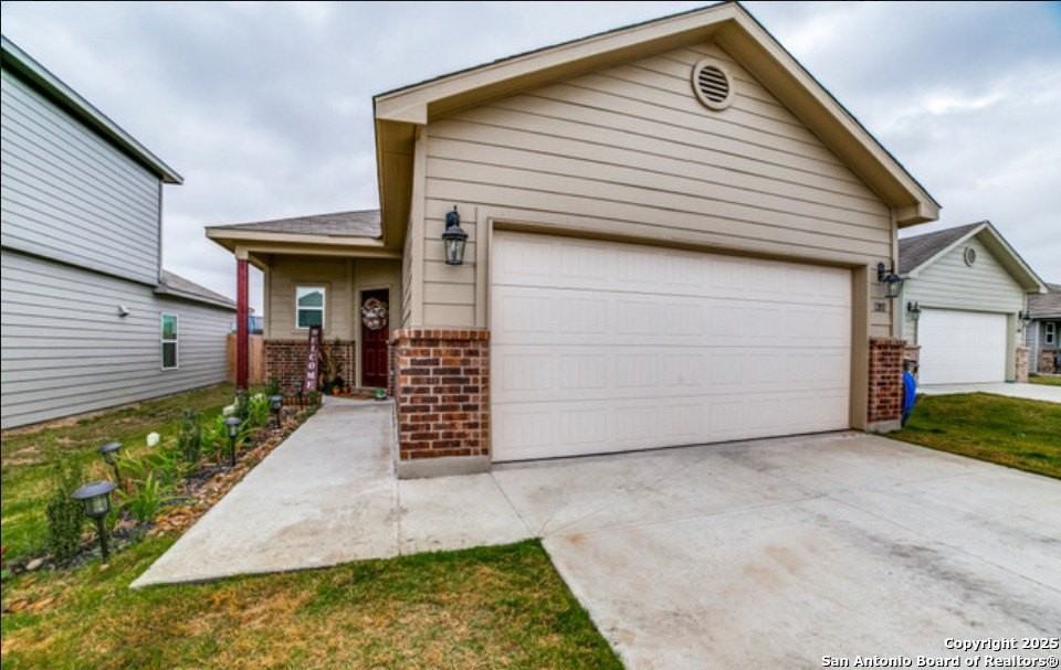 12811 Lucas Ridge - Photo 2 of 20