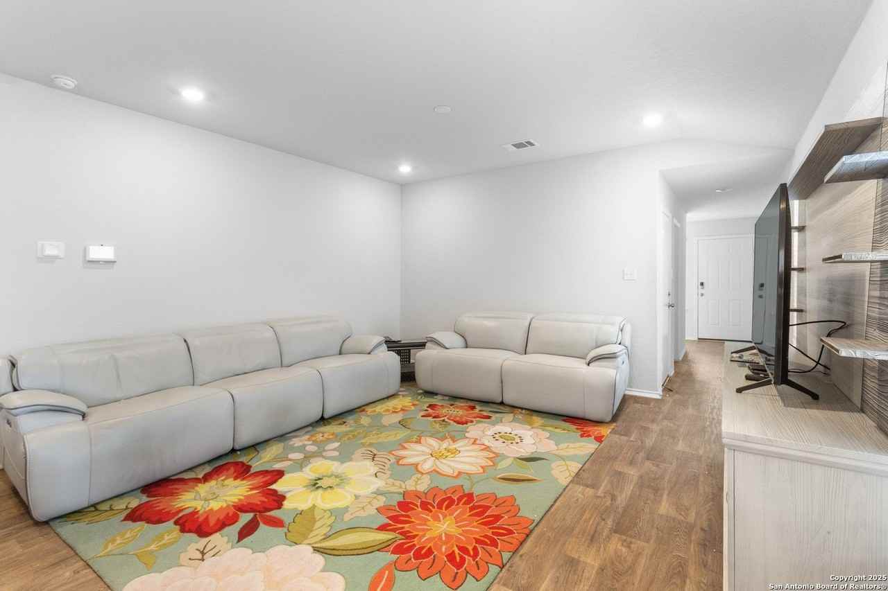 6610 Greensleeves - Photo 7 of 25