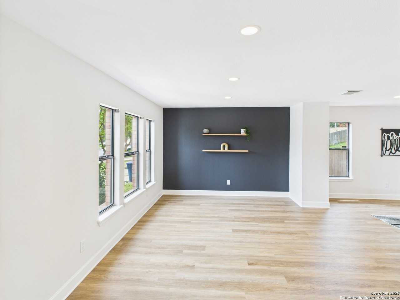 4933 Corian Well Dr - Photo 4 of 26