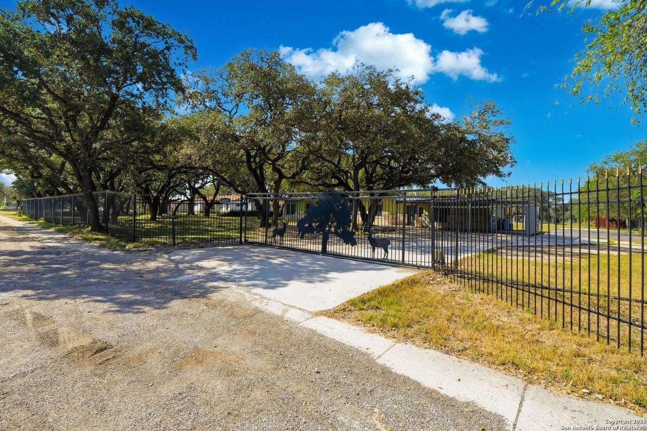 8609 Abe Lincoln Unit 2 #2 - Photo 4 of 18