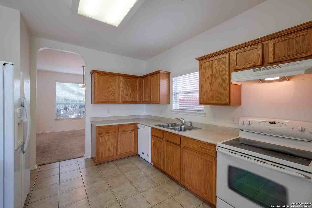 13526 Riverbank Pass - Photo 5 of 23