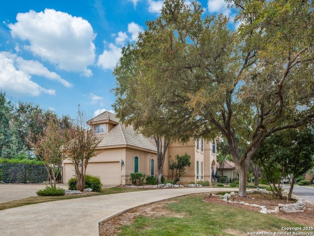 19114 Autumn Garden - Photo 2 of 47