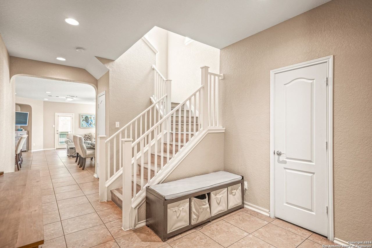 2535 Villa Borghese - Photo 5 of 39