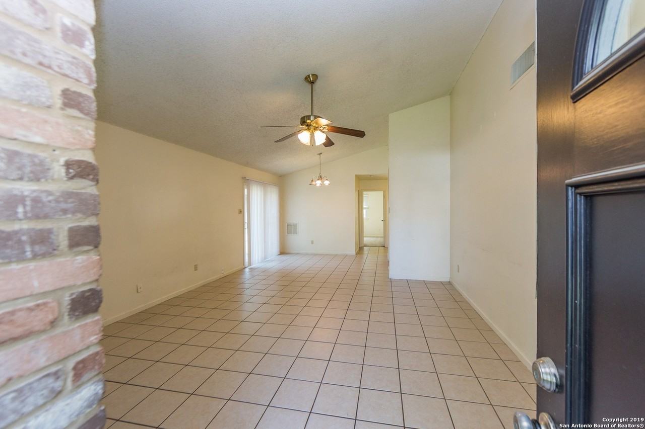 3622 Stoney Meadow Street - Photo 4 of 25