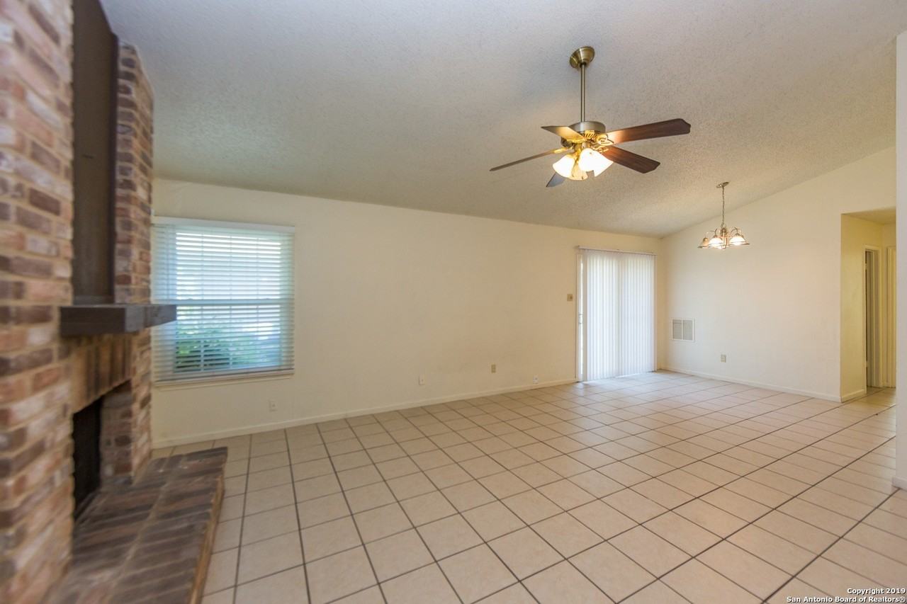 3622 Stoney Meadow Street - Photo 5 of 25