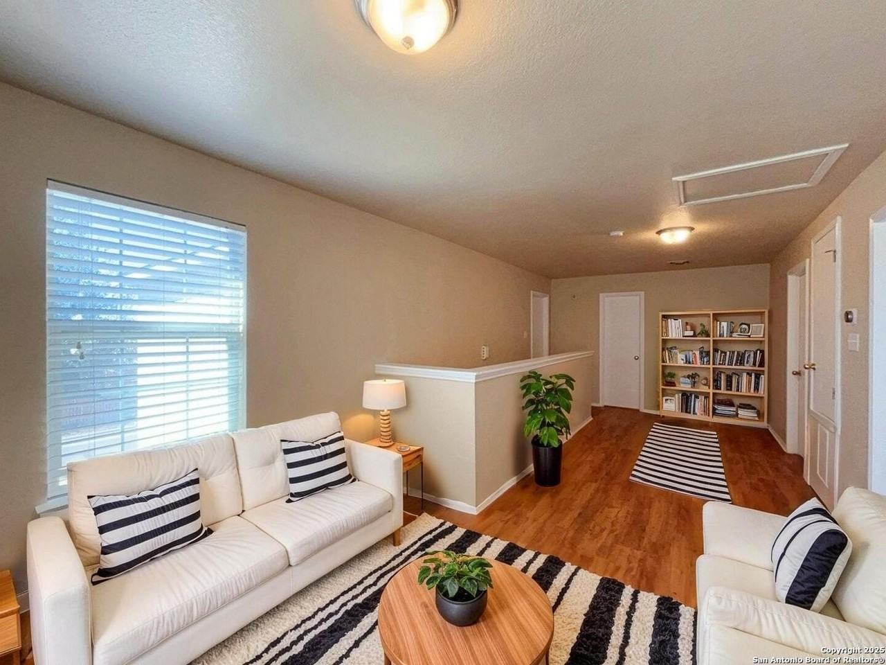 8219 Maple Meadow Dr - Photo 6 of 39