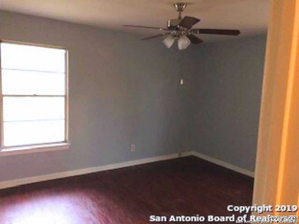 213 Sunnyland Drive - Photo 6 of 11