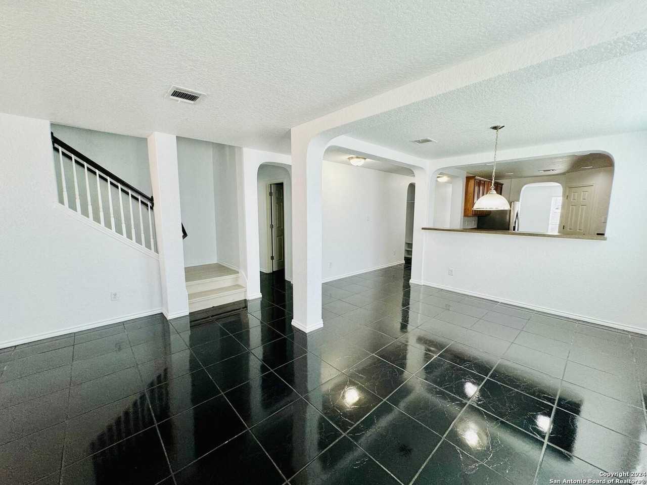 12139 Patton Pt - Photo 4 of 34