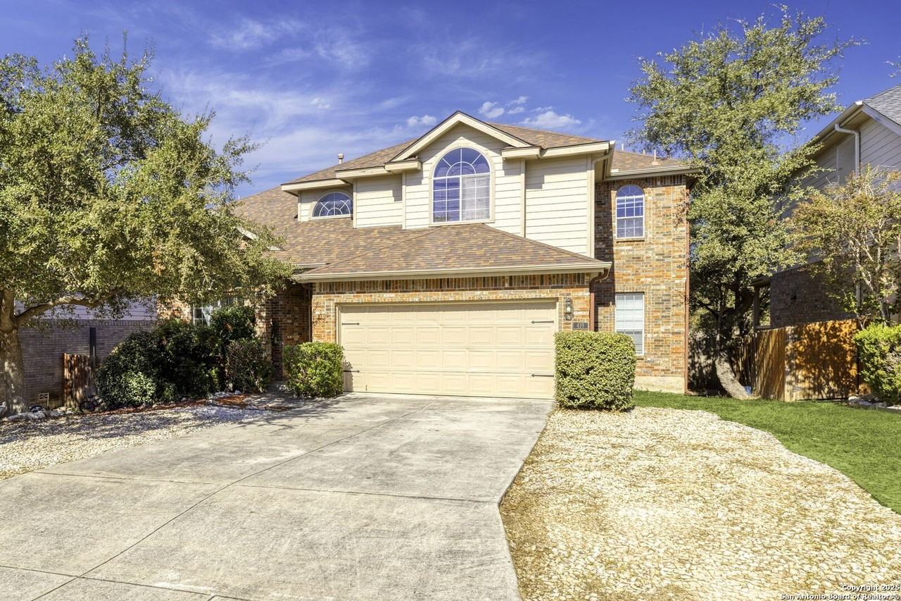 419 Coyanosa Fls - Photo 2 of 31