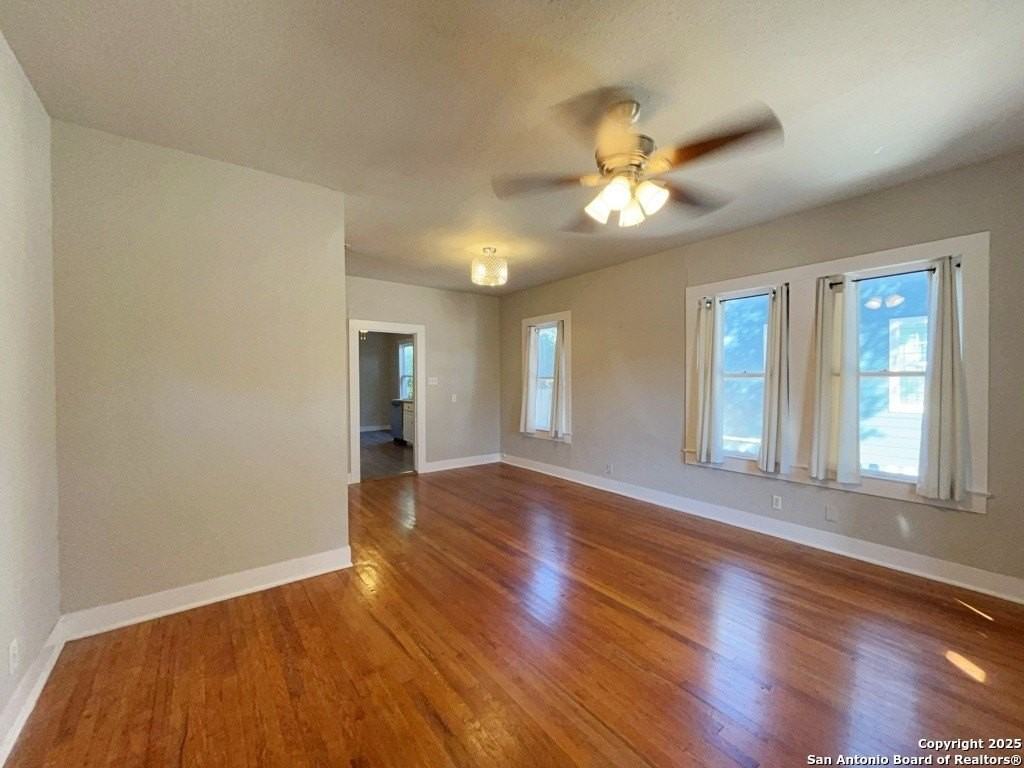 919 Ripley Ave - Photo 7 of 31