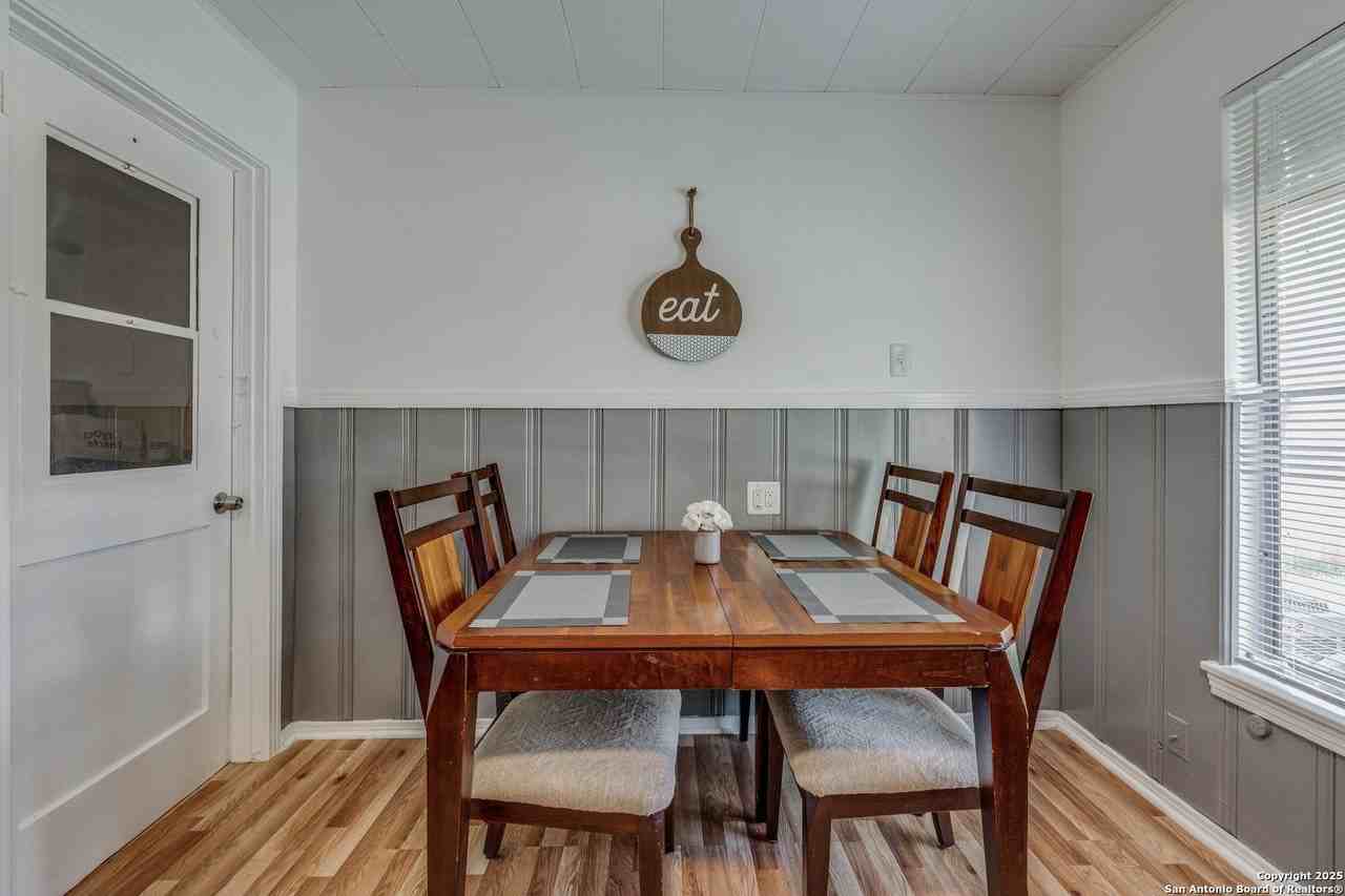 339 Edgebrook Lane - Photo 3 of 11