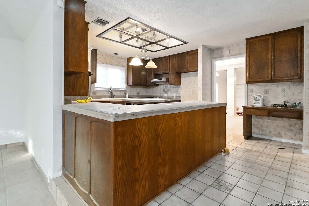 17915 Summer Knoll Dr - Photo 7 of 25