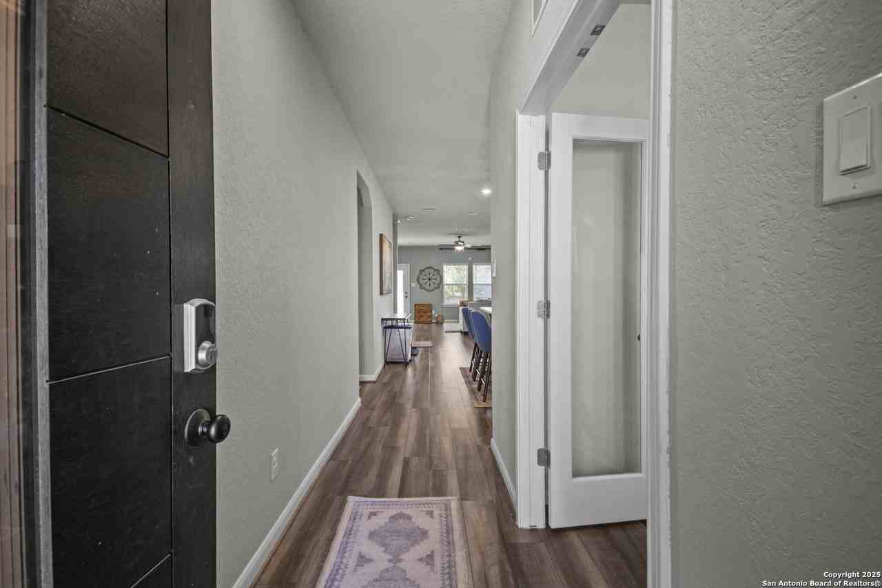 13044 Louberg Vly - Photo 5 of 36