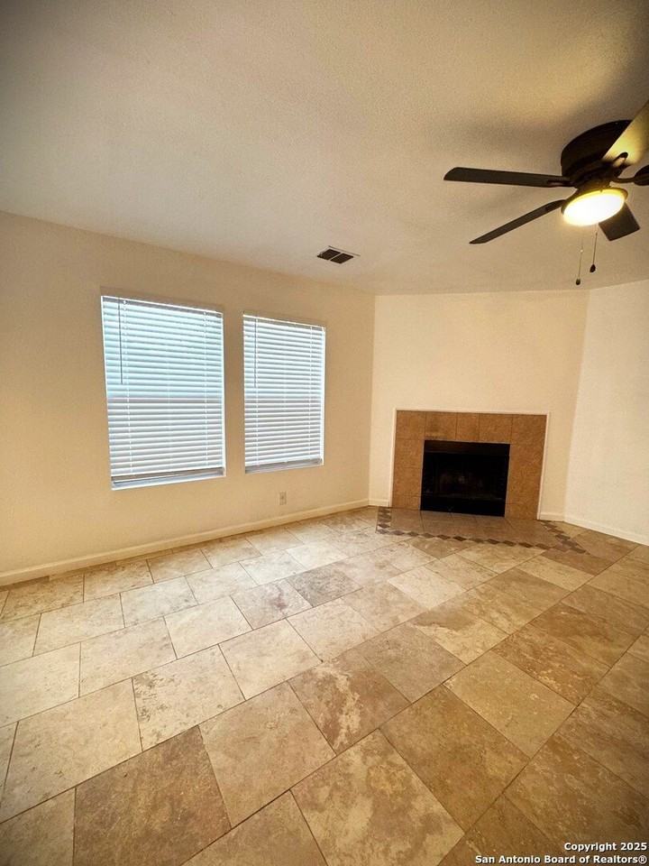 6207 Amherst Bay - Photo 6 of 33