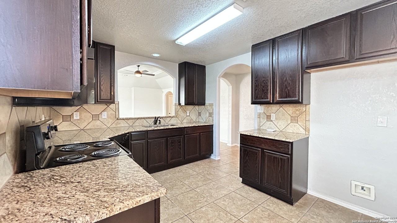 7110 Port Lavaca - Photo 5 of 34