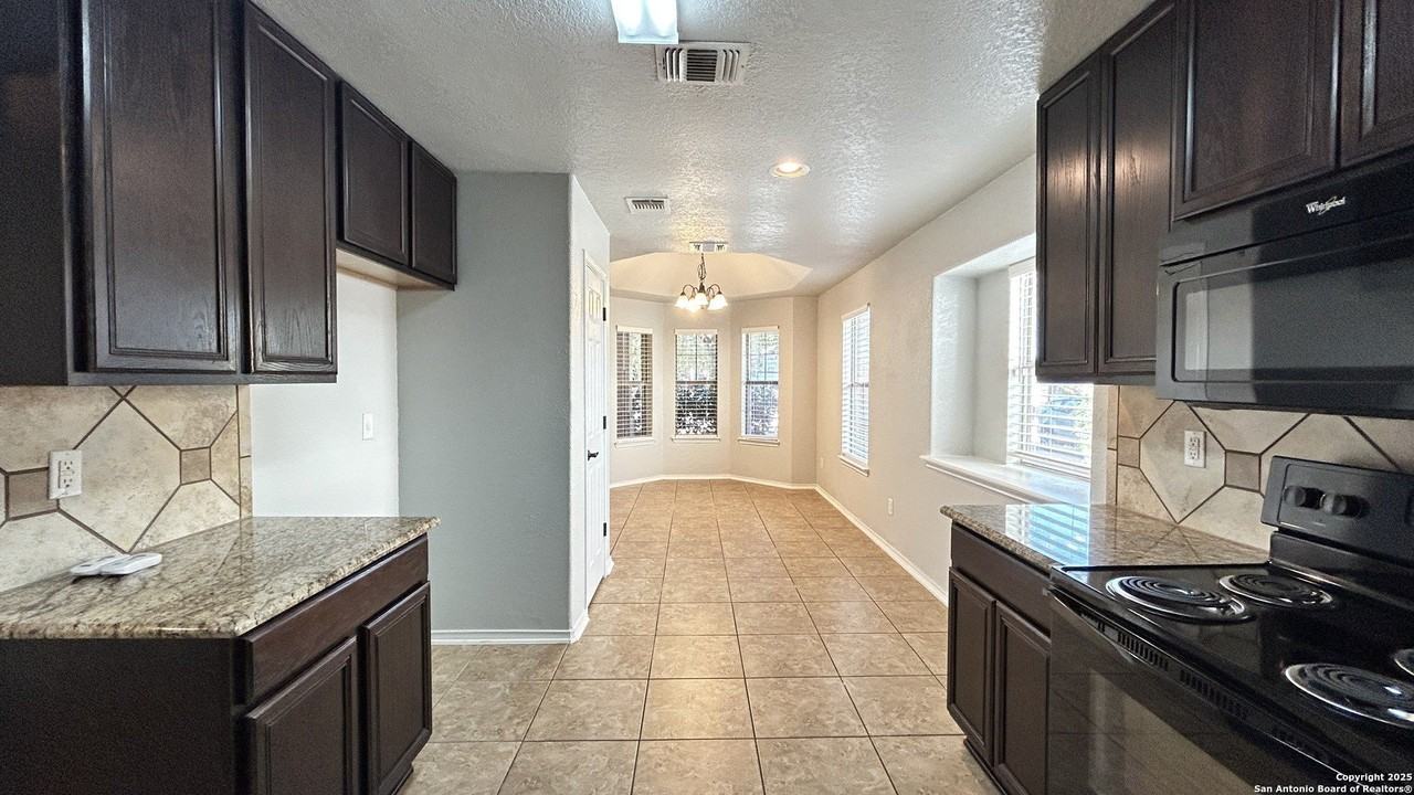 7110 Port Lavaca - Photo 6 of 34