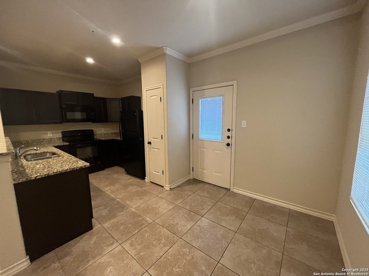 7105 Micayla Cv Unit 104 #104 - Photo 7 of 30