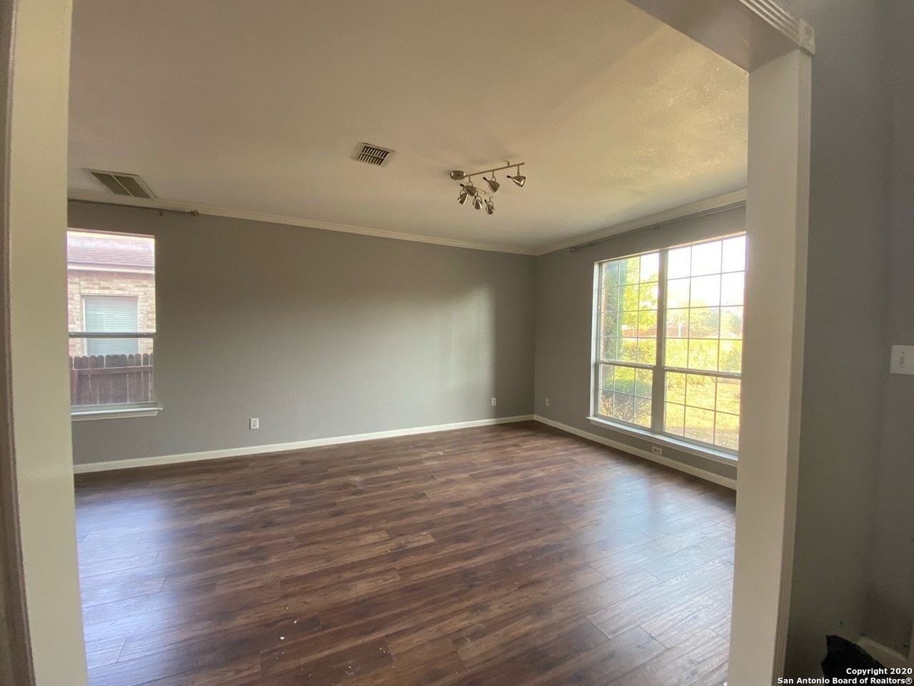 1752 Jasons North Ct - Photo 4 of 50