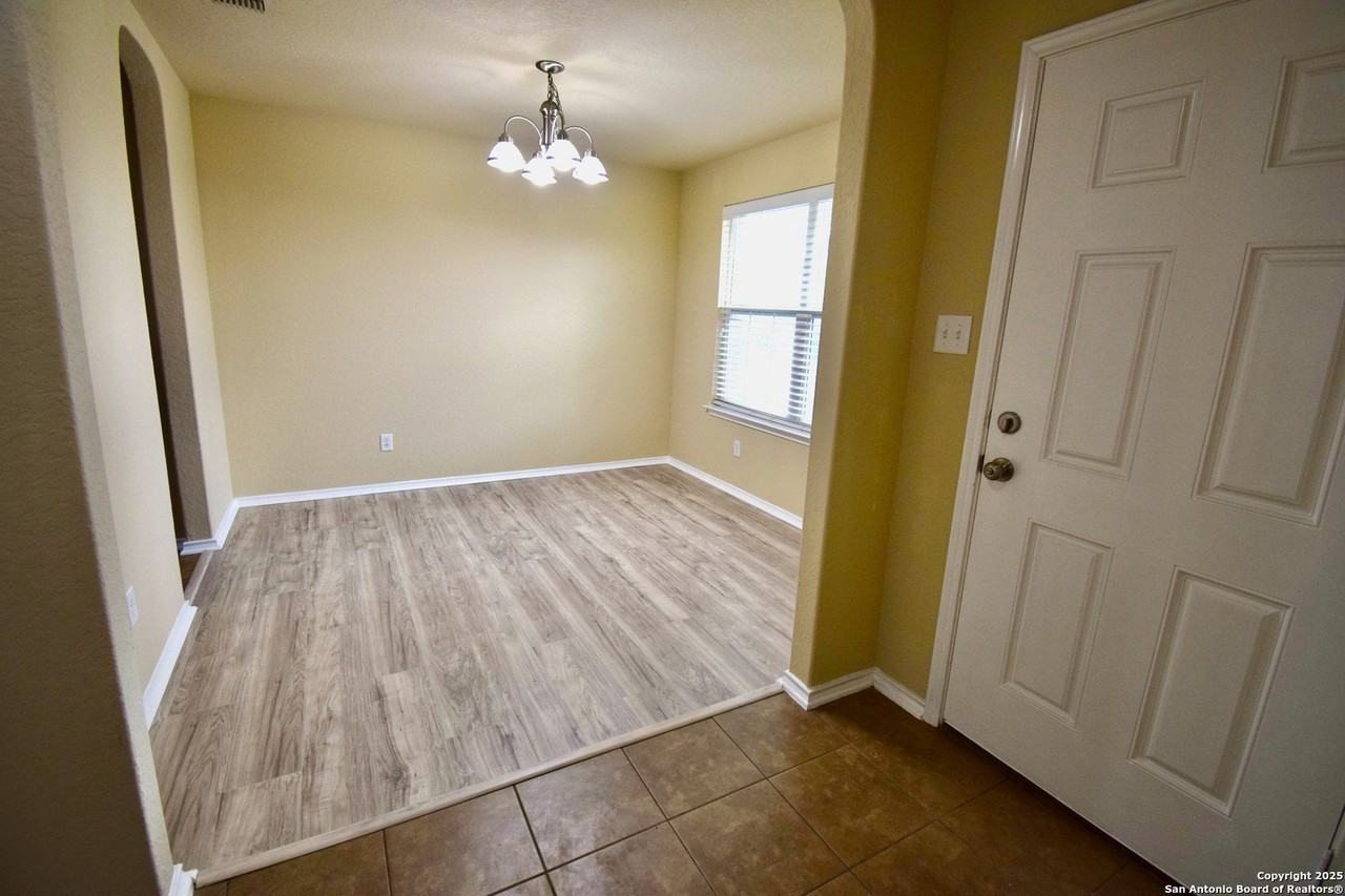 11703 Caraway Hill - Photo 5 of 25