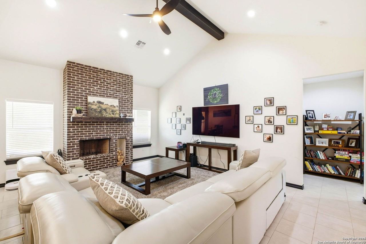 418 Tawny Oak Circle - Photo 7 of 33