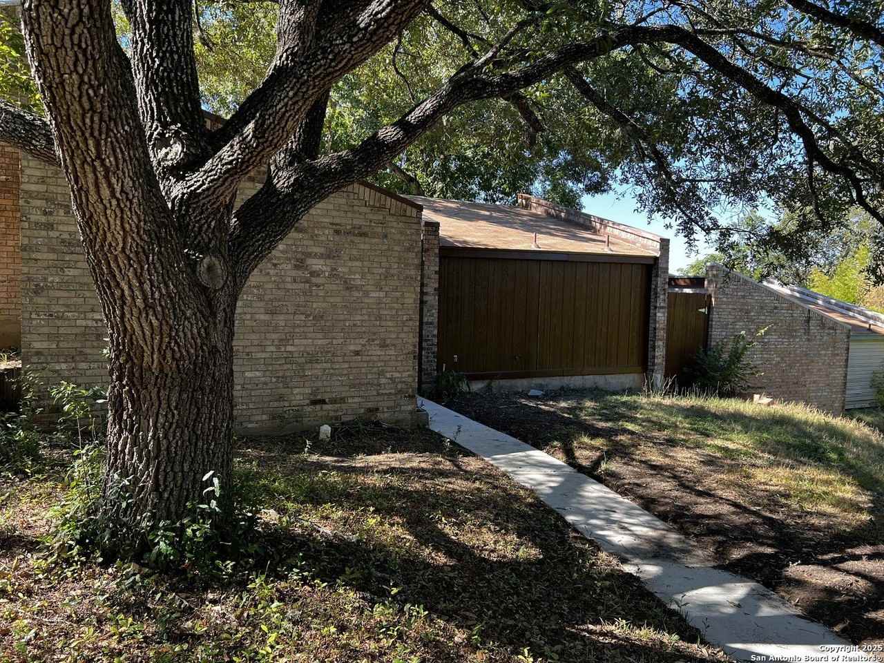 12106 Sailing Away St - Photo 3 of 48