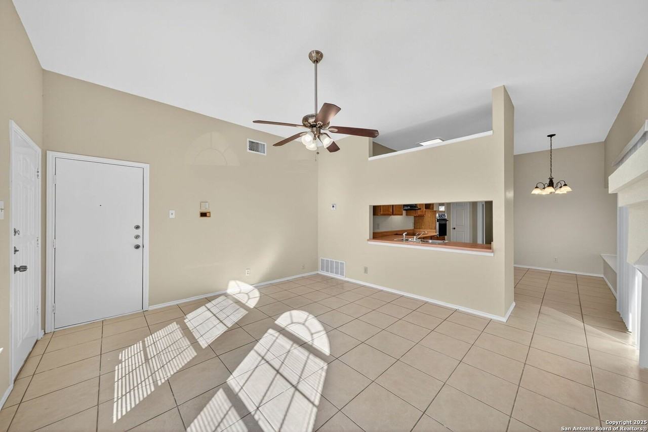 9343 Valley Gate - Photo 7 of 28