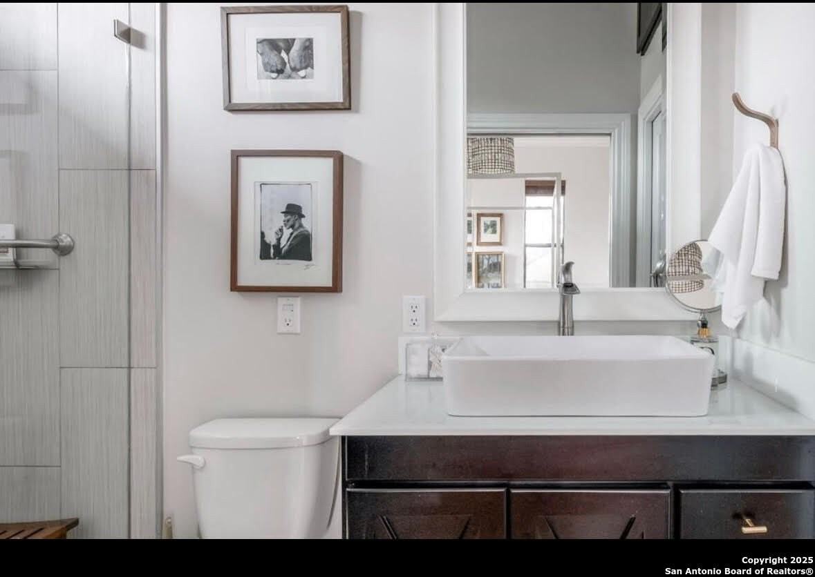 451 Oak Street - Photo 2 of 8