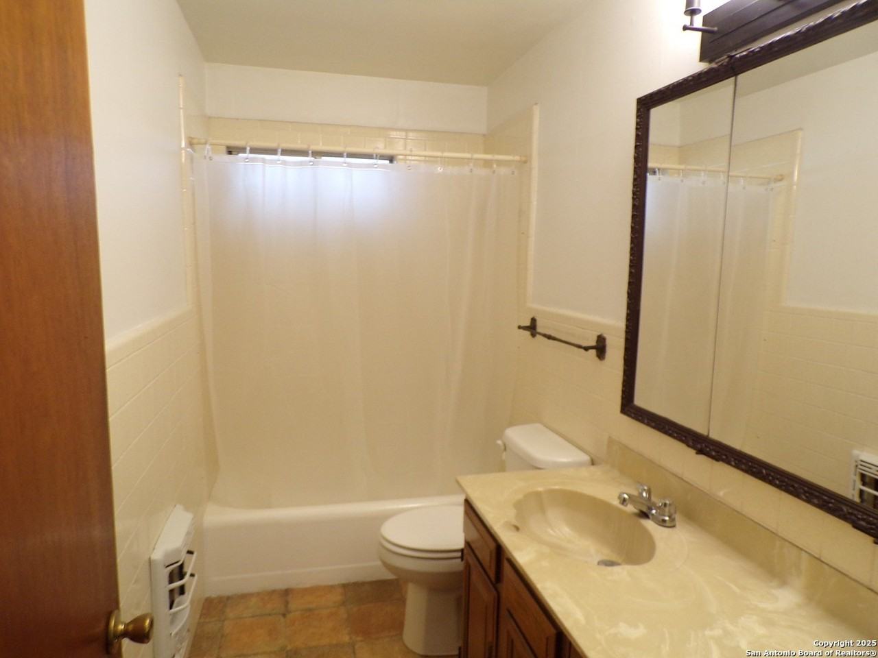 409 Bohme Street - Photo 4 of 9