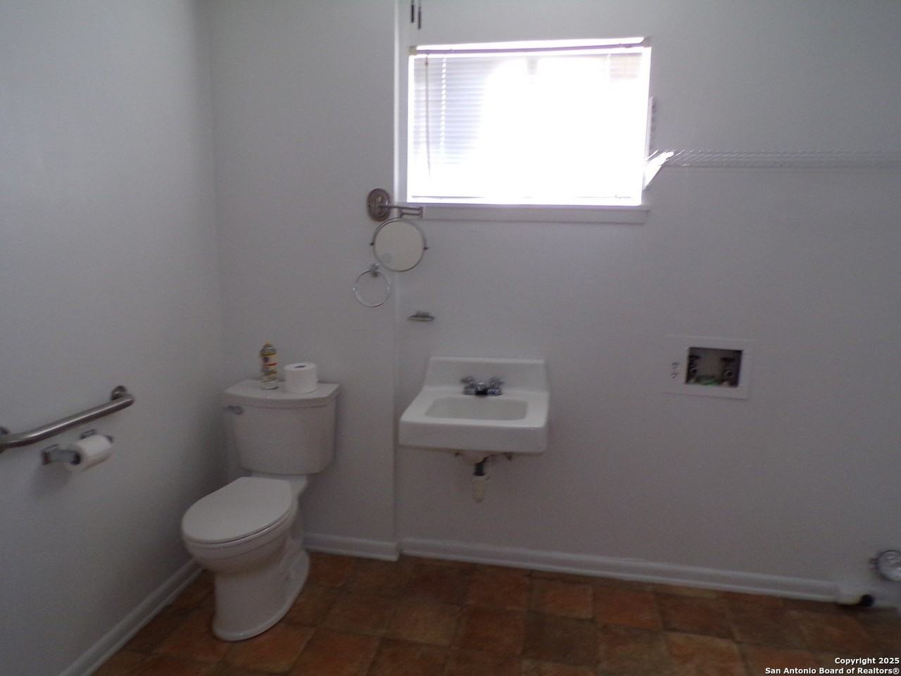 409 Bohme Street - Photo 7 of 9