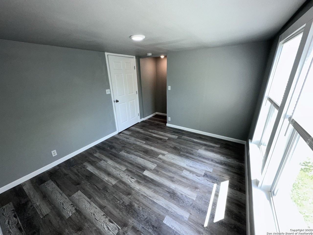 1615 Amanda Street - Photo 7 of 10