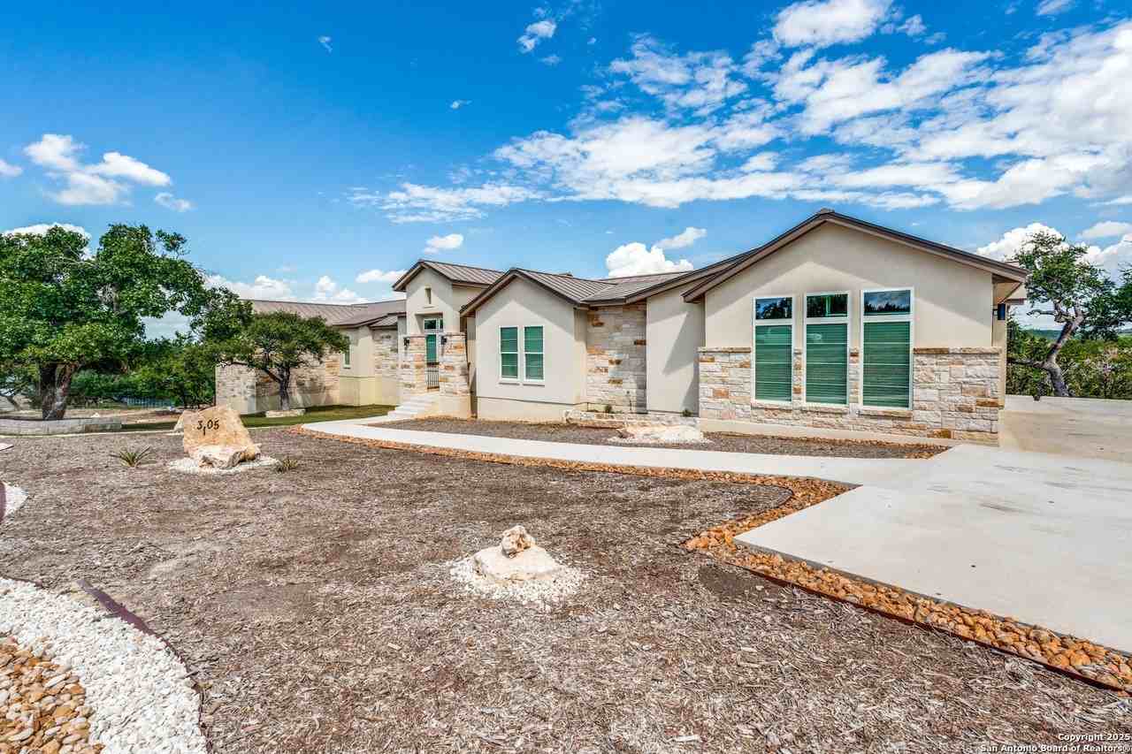 3105 3105 Comal - Photo 5 of 49