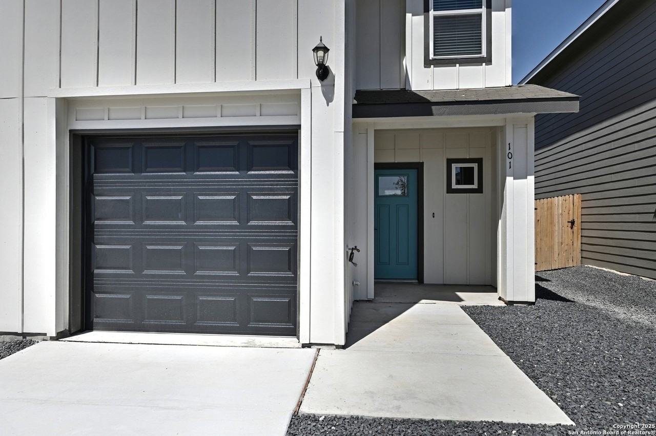 11318 Clearmine St #101 - Photo 3 of 39