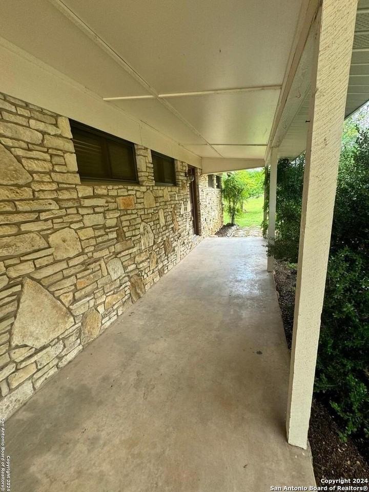 440 Cedar Spgs - Photo 3 of 48