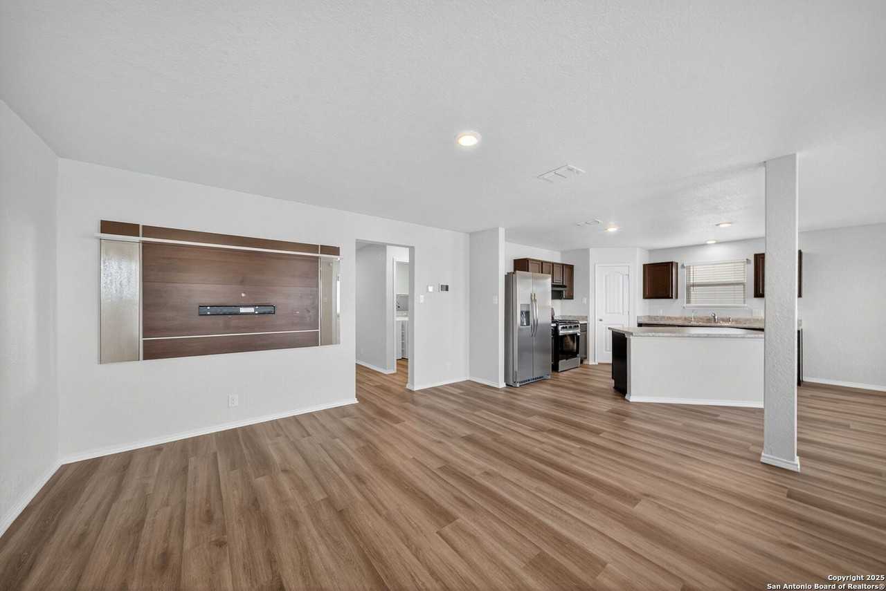 8203 Rocky Pebble - Photo 7 of 31