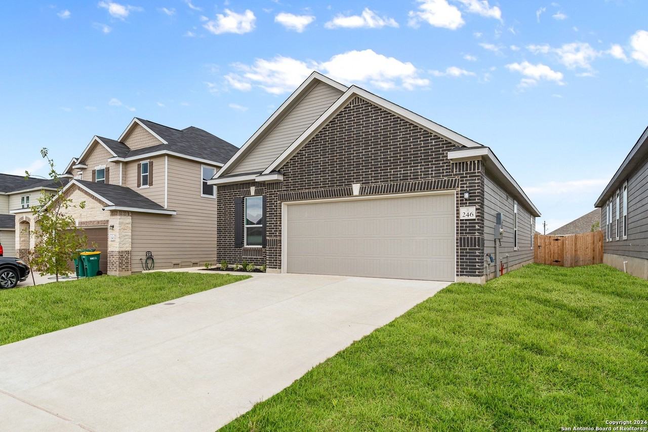 246 W Flowing River Dr - Photo 2 of 27