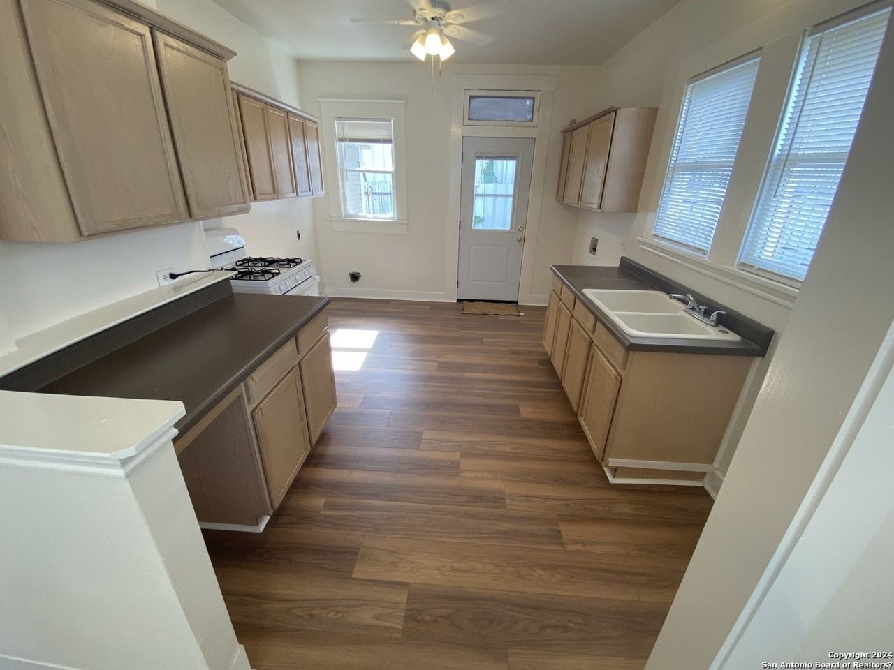 610 Croft Trace Lane - Photo 5 of 11