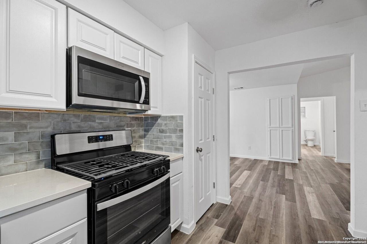 4143 Freestone Street - Photo 5 of 25