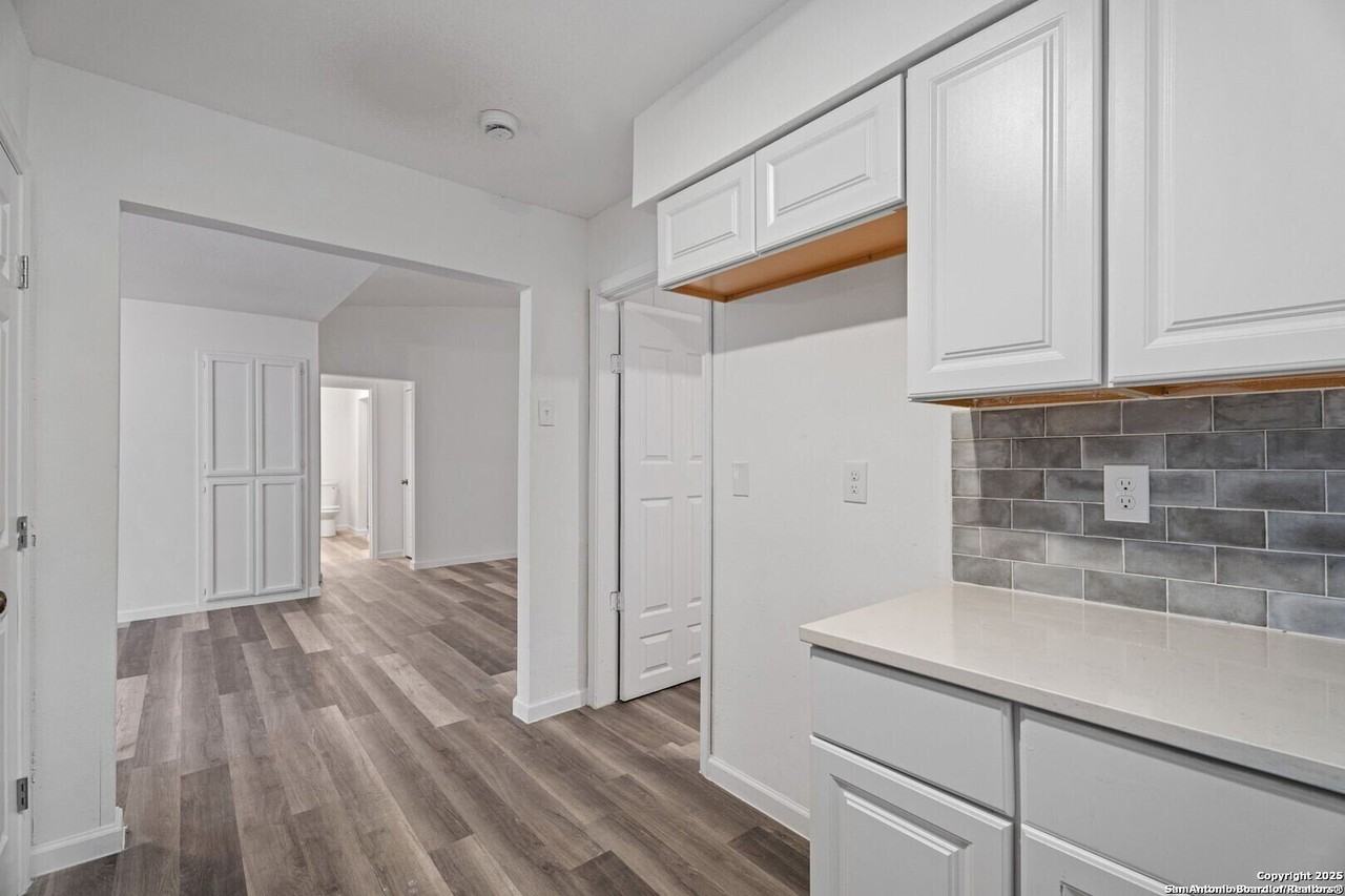 4143 Freestone Street - Photo 6 of 25