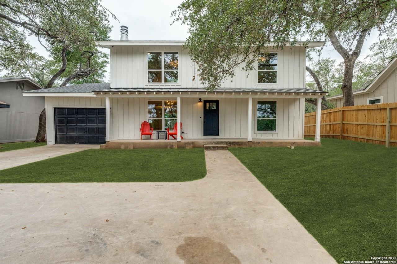 1071 Diamond Head Drive - Photo 2 of 38