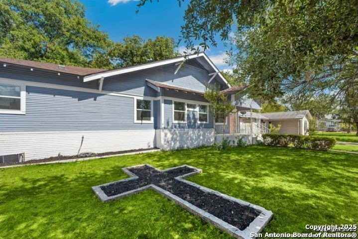 2802 Irwin Dr - Photo 7 of 30