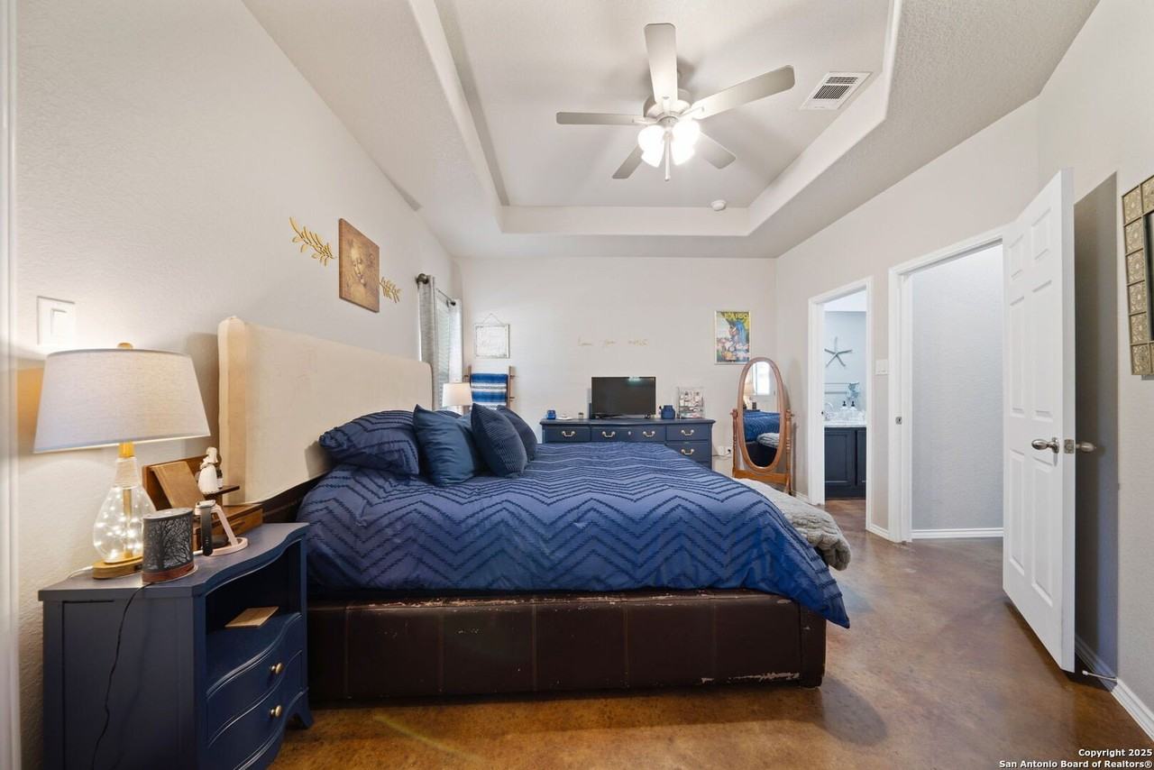 1100 1100/1102 Stanley - Photo 4 of 27