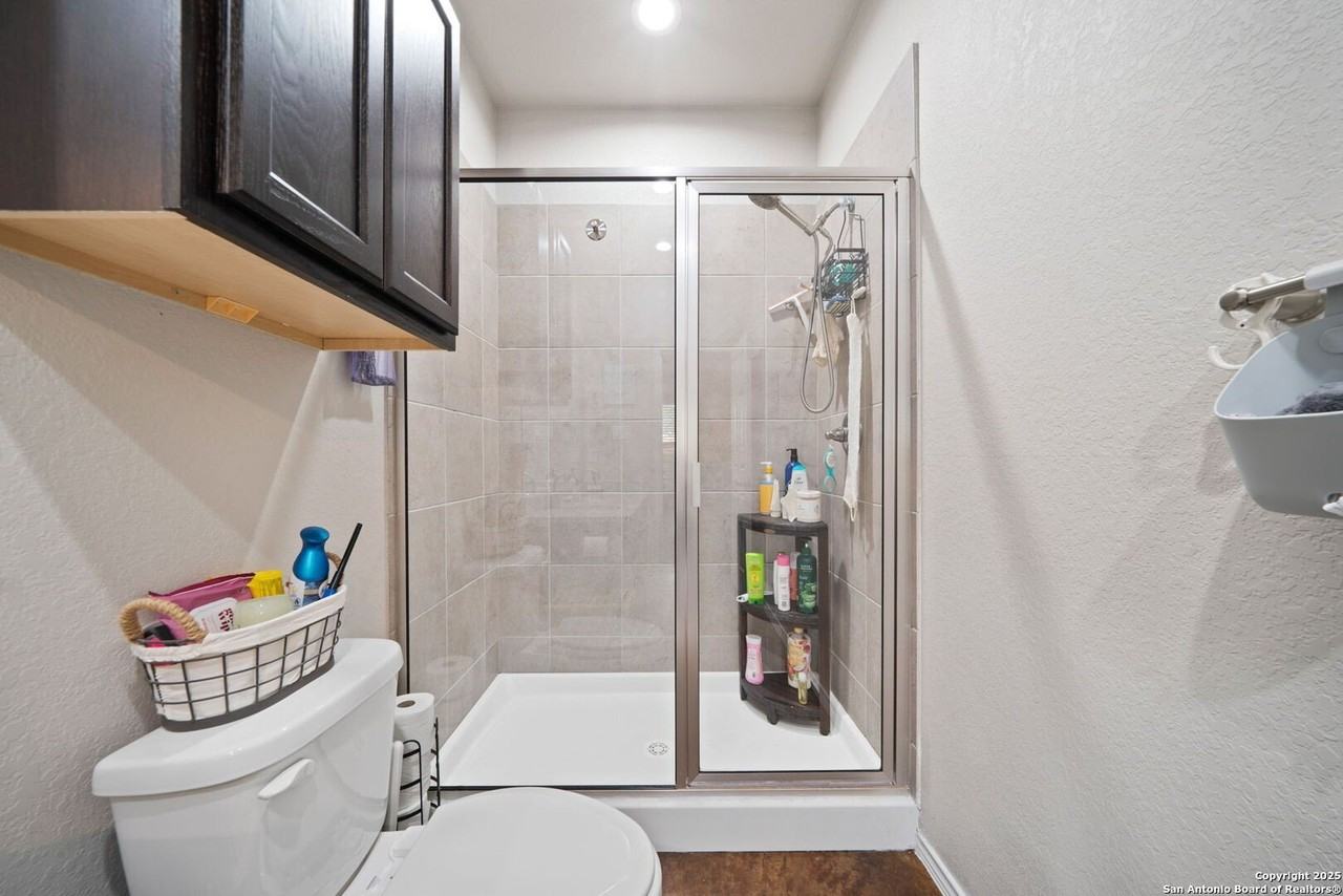 1100 1100/1102 Stanley - Photo 6 of 27