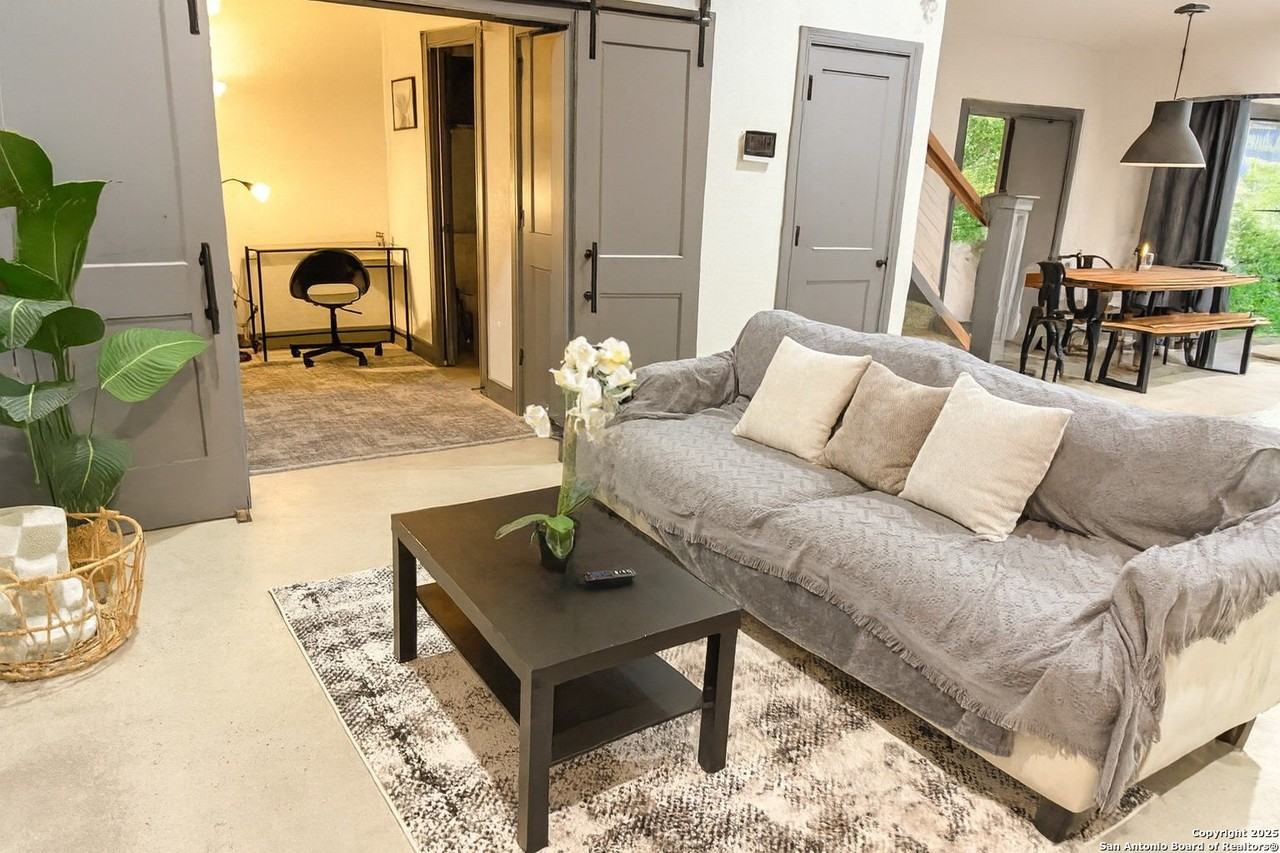 122 Applin Ave #A - Photo 3 of 16